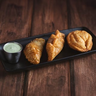 Amor Entree Tres- Empanadas